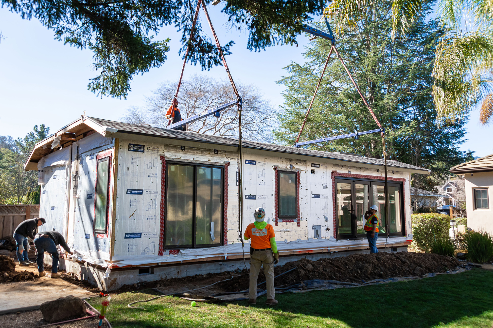 Twin Creeks prefab home installation 