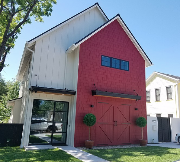 Modern farmhouse_Austin_Texas_Wikimedia Commons.png