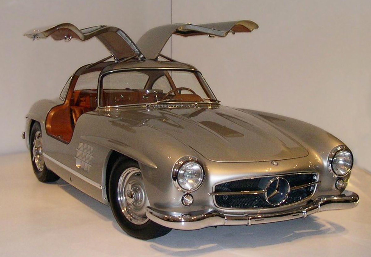 1954-Mercedes-Benz-300SL-Gullwing