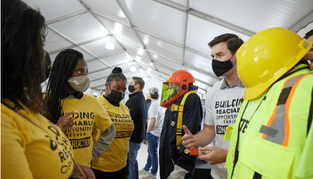 Students at construction jobs fair