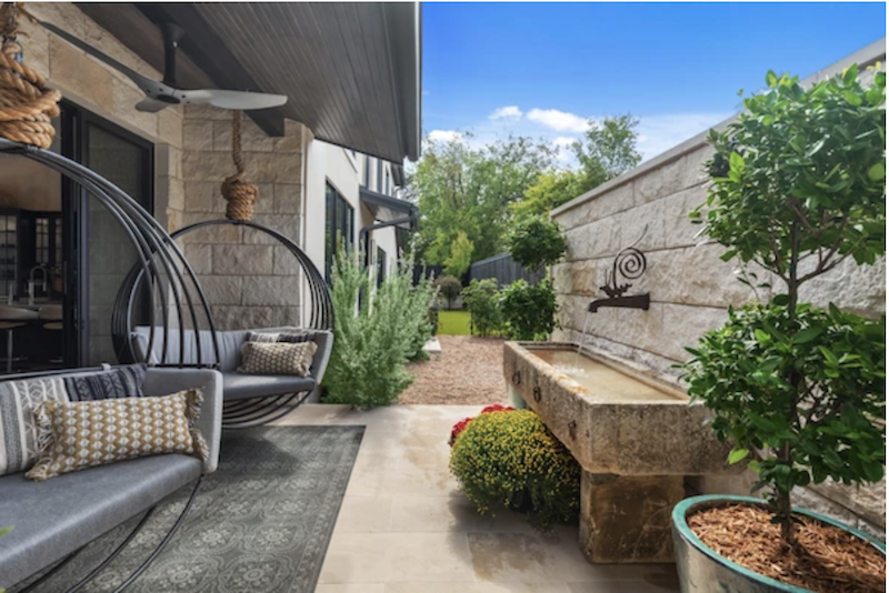 Outdoor living space at the LEED Platinum Greenlab show house in Dallas