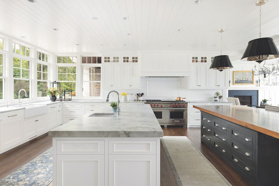 Wayzata Bay custom home kitchen