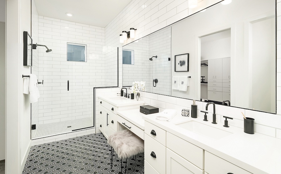 Black and white bathroom design