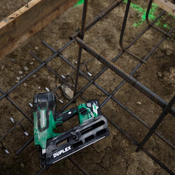 Metabo HPT MultiVolt cordless duplex nailer gun