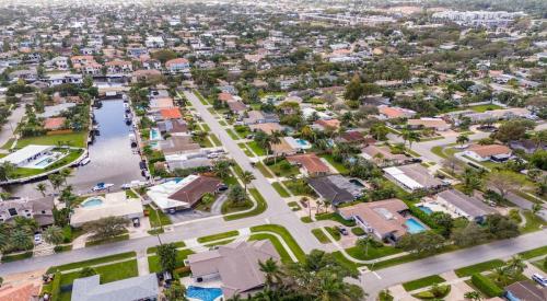 Aerial view of a neighborhood in Florida