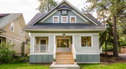 Craftsman style house exterior