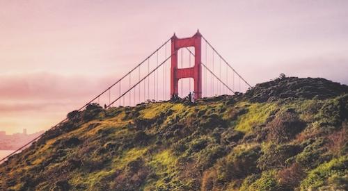 Golden_Gate_bridge_behind_bluffs