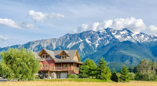 High-end cabin in the mountains