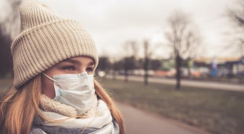 Woman wearing a face mask